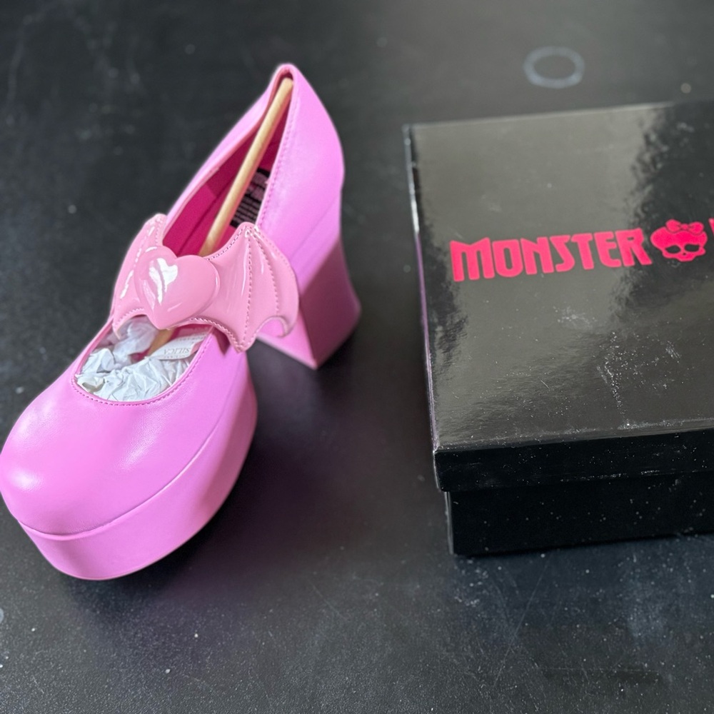 Monster High x YRU: Deelite Draculaura - pink